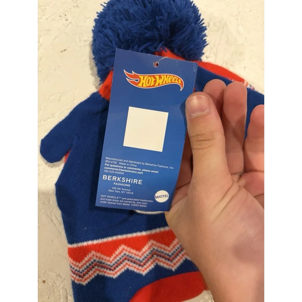Hot Wheels Kids Size OS Blue Red Hot Flames Wheels Gloves Beanie Hat Set